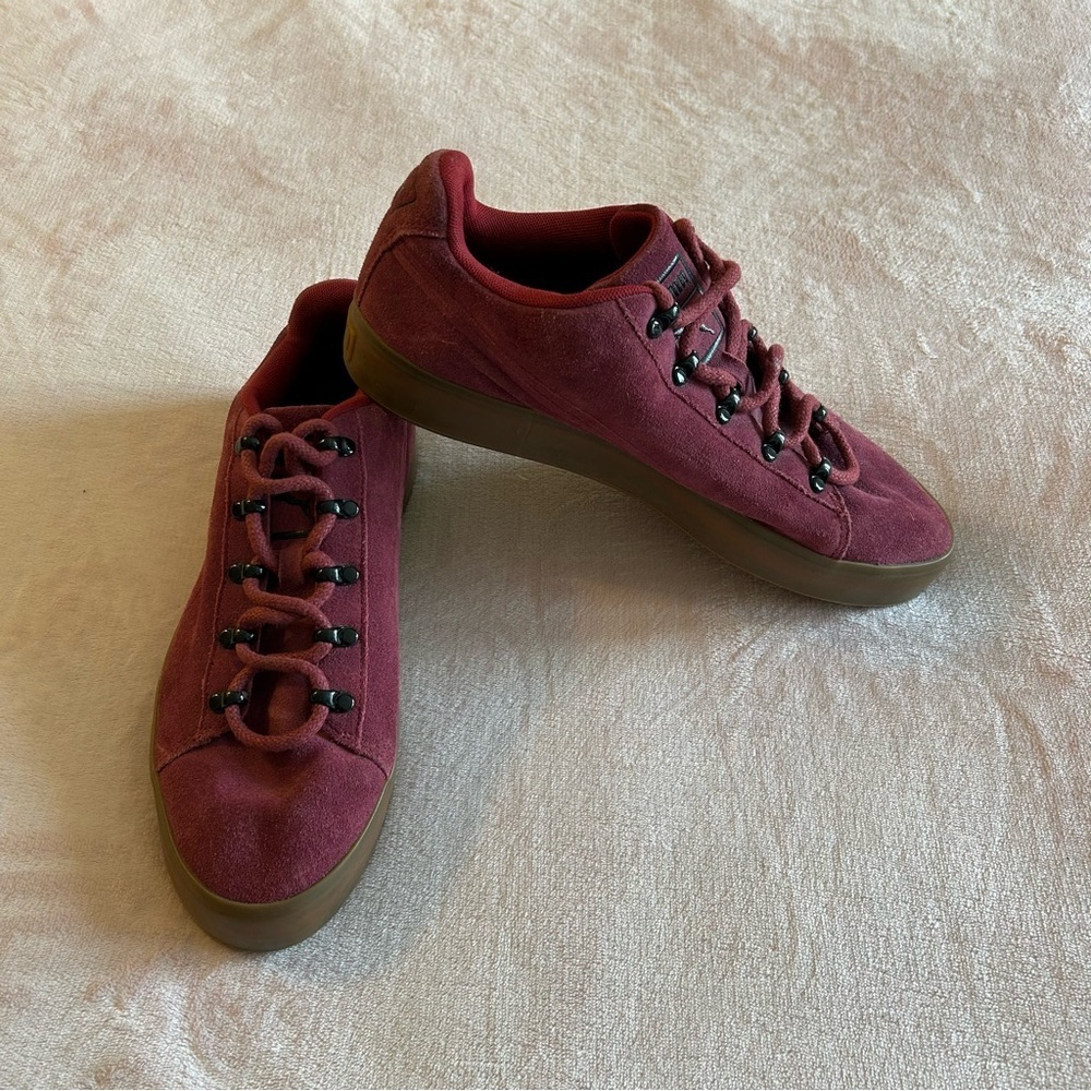 Puma maroon sueded classic sneakers size 9.5 casual